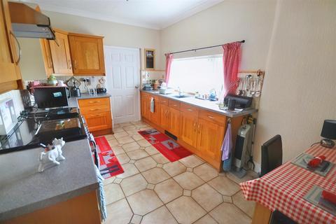 4 bedroom detached bungalow for sale, Popehill, Haverfordwest