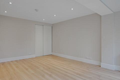 Studio to rent, Tollington Park, Finsbury Park, N4