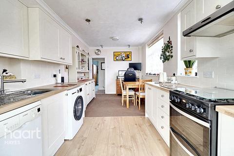 76 Fairholme Crescent, Hayes, UB4 8QT