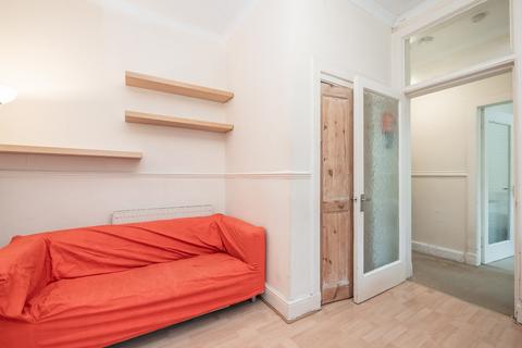 14/4 Dalgety Street, Edinburgh, EH7 5UL