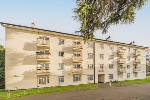 3 bedroom flat for sale, Kingsnympton Park, Kingston Upon Thames KT2