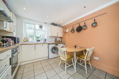 3 bedroom flat for sale, Kingsnympton Park, Kingston Upon Thames KT2