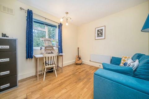 3 bedroom flat for sale, Kingsnympton Park, Kingston Upon Thames KT2