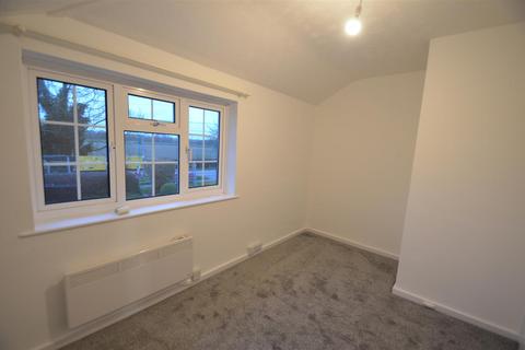 3 bedroom semi-detached house to rent, Greenway, Campton