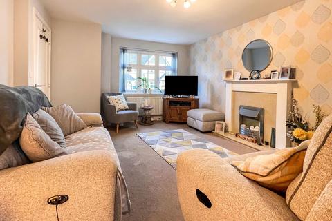 3 bedroom end of terrace house for sale, Holtby Avenue, Cottingham HU16