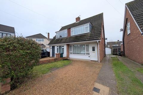 2 bedroom semi-detached house to rent, The Glade, Staines, TW18