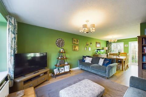 18 Thrush Close, Abbeydale, Gloucester, GL4 4WZ