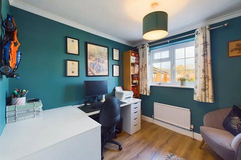 18 Thrush Close, Abbeydale, Gloucester, GL4 4WZ