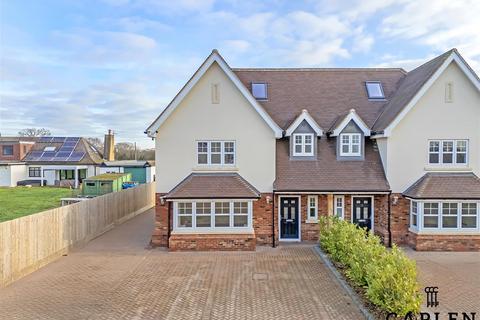 5 bedroom mews for sale, Chatsworth Mews, Stapleford Road, Stapleford Abbotts