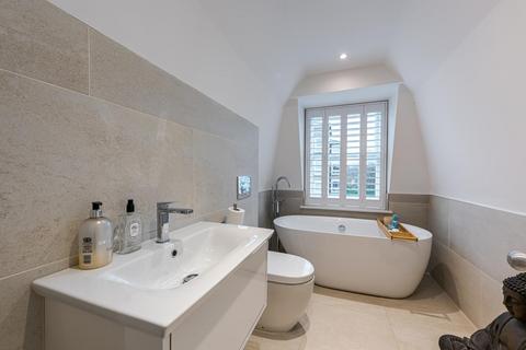 Flat 4, 10 Rectory Grove, London, SW4 0EA
