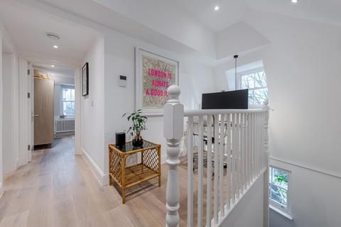 Flat 4, 10 Rectory Grove, London, SW4 0EA
