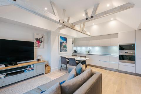 Flat 4, 10 Rectory Grove, London, SW4 0EA