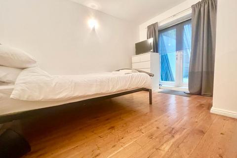 2 bedroom flat to rent, Marshalsea Road, SE1