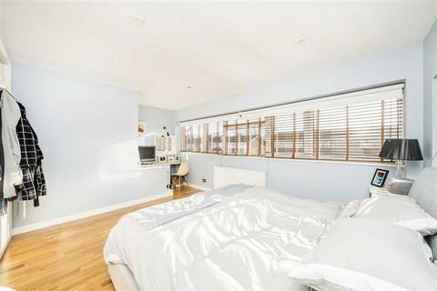 2 bedroom maisonette for sale, Fairby Road, London SE12