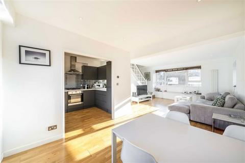 2 bedroom maisonette for sale, Fairby Road, London SE12