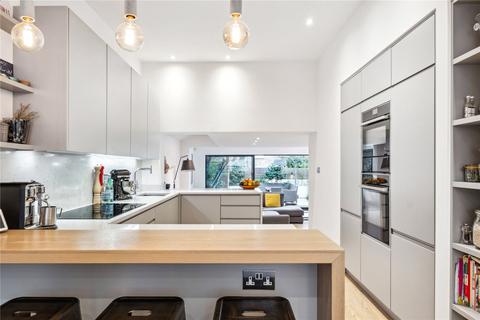 5 bedroom terraced house for sale, Belleville Road, SW11