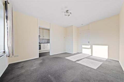 1 bedroom flat for sale, Kingfisher Drive, Guildford