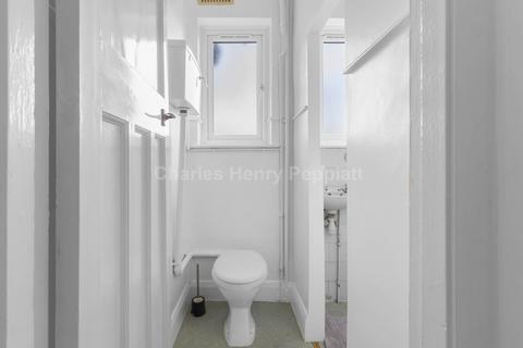 23 Sutherland Grove, London, SW18 5PS
