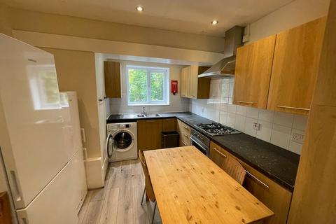 5 bedroom terraced house to rent, Gloucester Road, Bristol BS7