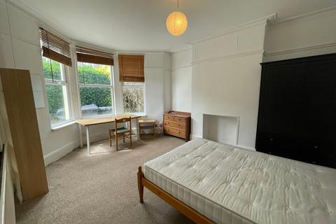 5 bedroom terraced house to rent, Gloucester Road, Bristol BS7