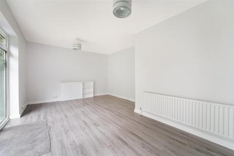 2 bedroom apartment for sale, Courtlands Crescent, Banstead