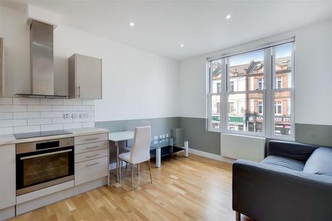 2 bedroom flat to rent, Fulham Palace Road, Hammersmith