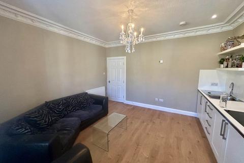 2 bedroom flat to rent, Park Avenue, Dundee,