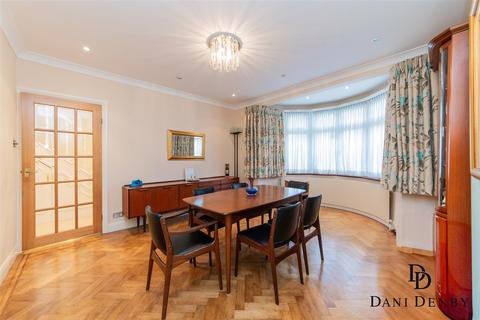 4 bedroom semi-detached house for sale, Brook Avenue, Edgware HA8