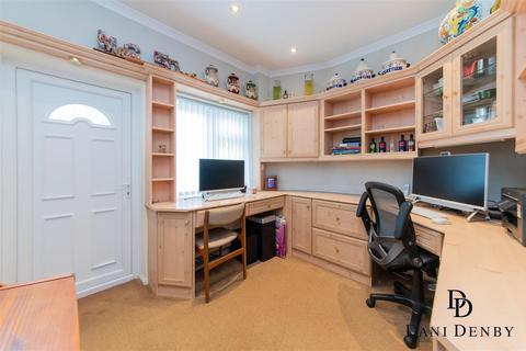 4 bedroom semi-detached house for sale, Brook Avenue, Edgware HA8