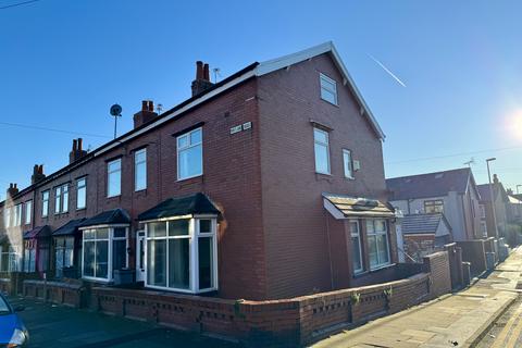 3 bedroom end of terrace house for sale, Ripon Road, Blackpool FY1