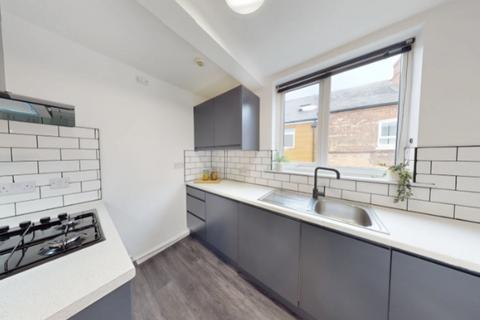 8 bedroom terraced house to rent, 39 Church Street, Nottingham, NG7