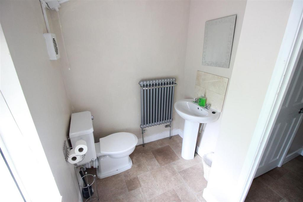 Main bathroom