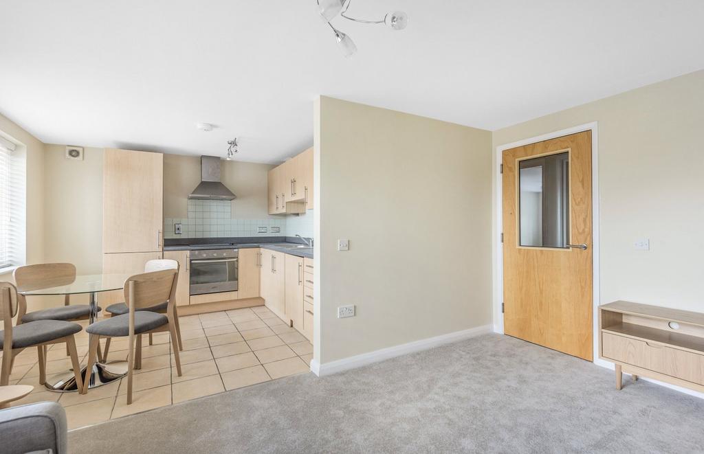 Sitting/Kitchen