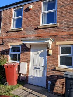 2 bedroom townhouse to rent, Church Drive, Mansfield NG20