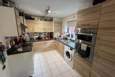 4 bedroom end of terrace house for sale, Great Mead, Chippenham