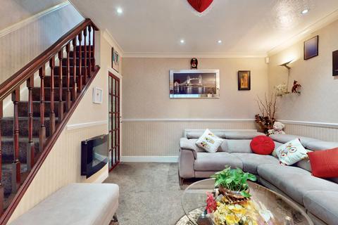 2 bedroom terraced house for sale, Woodrow Avenue, Hayes UB4