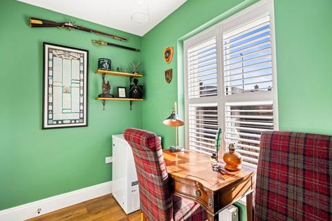 8 Richmond Way, Whitfield, Dover, CT16 3FN
