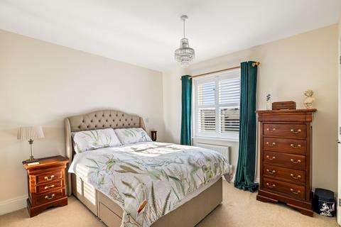 8 Richmond Way, Whitfield, Dover, CT16 3FN