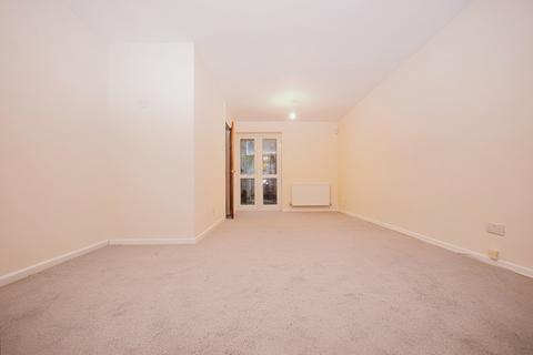 3 bedroom end of terrace house to rent, Gifford Green, Pitsea SS13