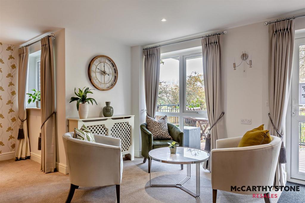 Homeowners Lounge