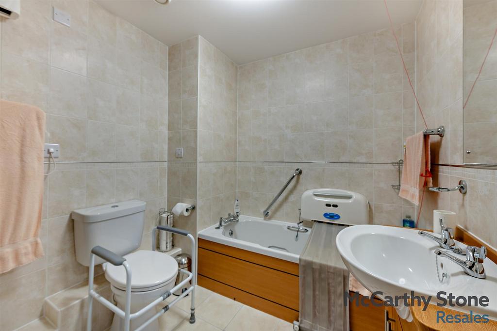 Bath &amp; Shower Room