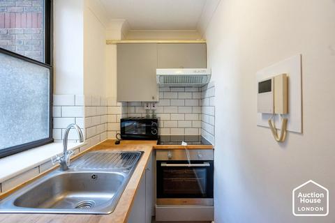 1 bedroom flat for sale, Flat 1 Aldersgate Court, 30 Bartholomew Close, Barbican, London, EC1A 7ES