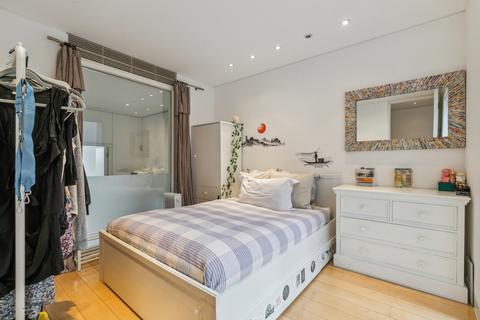 3 bedroom flat for sale, Courtfield Gardens, Earls Court, London