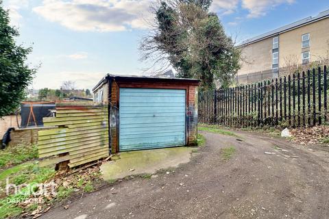 30 Detling Road, Northfleet, Gravesend, DA11 8DH