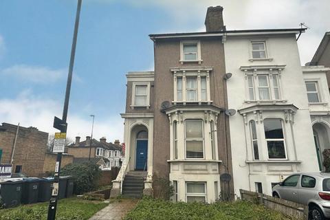 1 bedroom flat for sale, 221B Whitehorse Lane, South Norwood, London, SE25 6UU