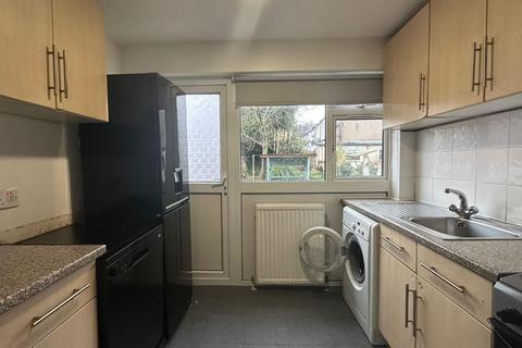 1 bedroom flat for sale, 221B Whitehorse Lane, South Norwood, London, SE25 6UU