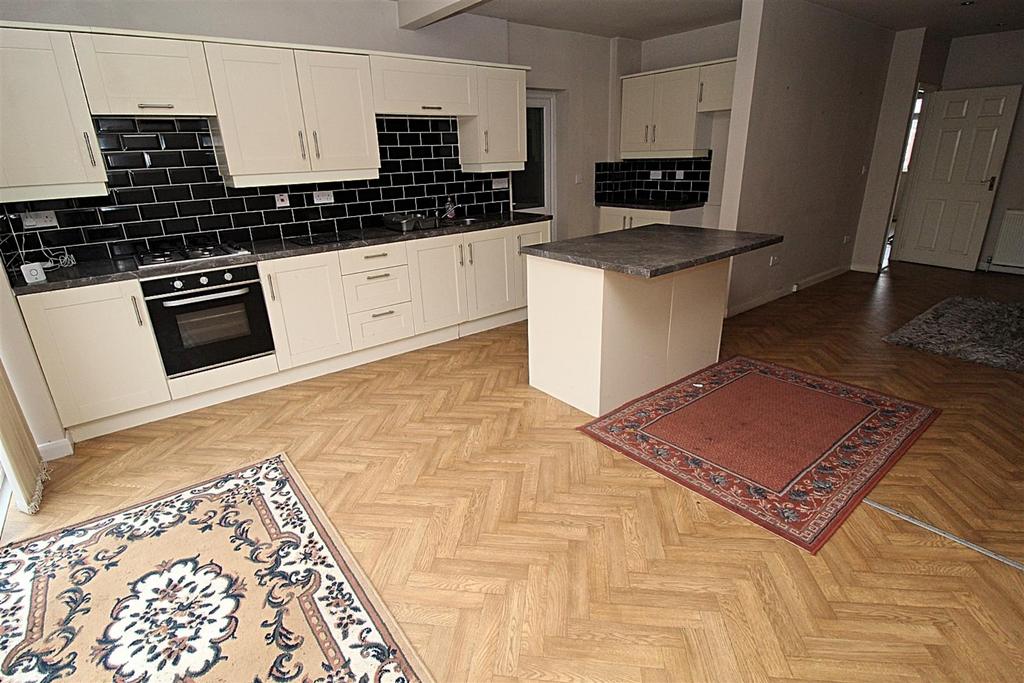 Open Plan Lounge/Kitchen/Dining Room