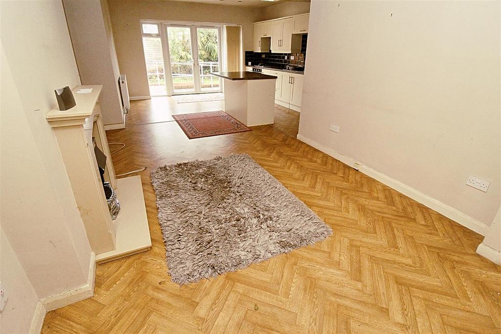 Open Plan Lounge/Kitchen/Dining Room