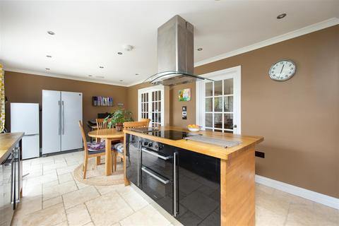 15b Cockhill, Trowbridge, BA14 9BG