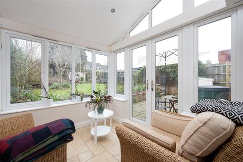 15b Cockhill, Trowbridge, BA14 9BG